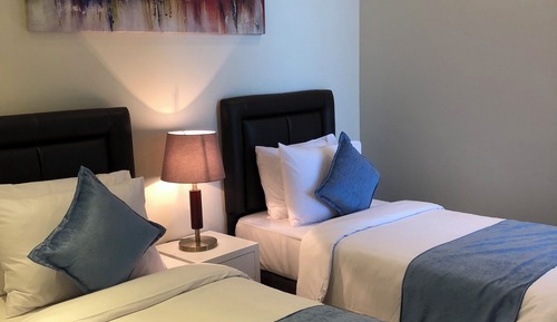 Deluxe Suite, 3 Bedrooms, Partial Sea View