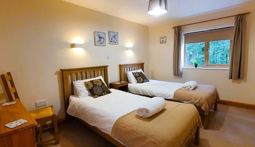 Family Cottage, 3 Bedrooms, Hot Tub, Garden View
