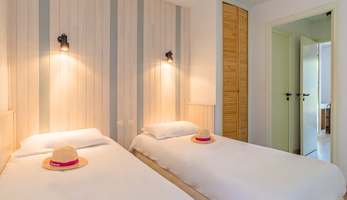 Room, 2 Bedrooms