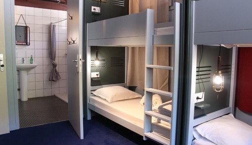 Dortoir de 6 personnes salle de bain incluse