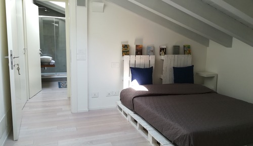 Deluxe Double Room (White MInd)