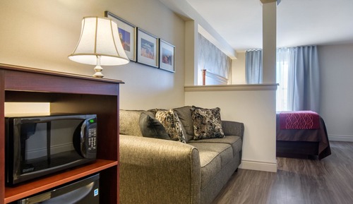 Suite, 1 King Bed, Non Smoking