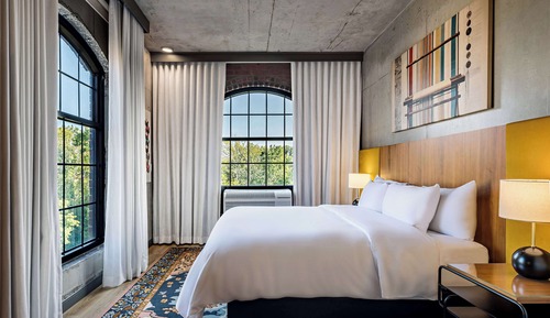 Room, 1 King Bed, River View, Corner
