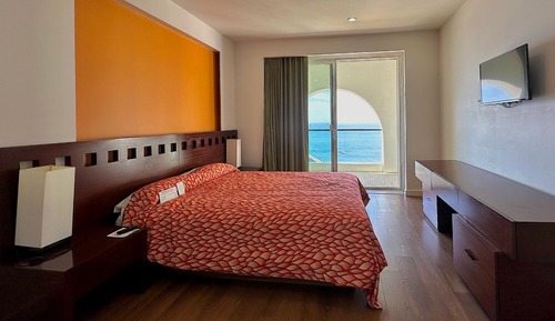 Penthouse Pacifico Tower