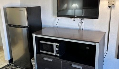 Room, 1 King Bed, Smoking, Refrigerator & Microwave