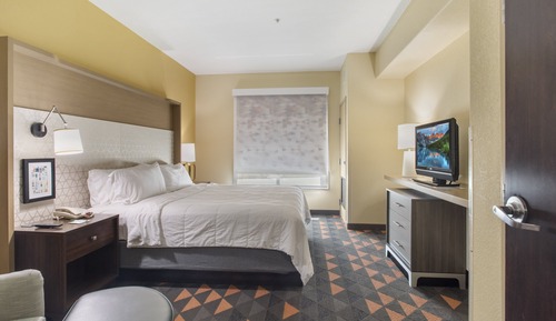 Standard Room, 1 King Bed, Accessible (Communications Accessible)