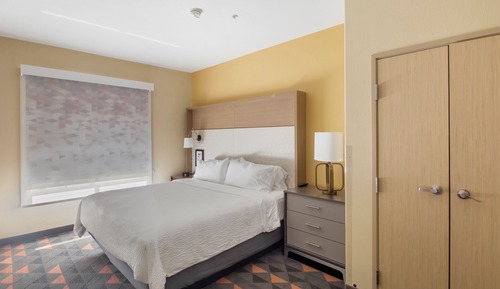 Suite, Multiple Beds (Additional Living and Dining Area)