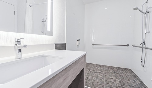 Suite, 1 King Bed, Accessible (Access Tub)