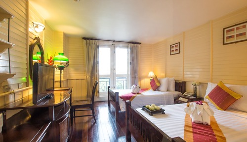 Deluxe Twin Bed Room