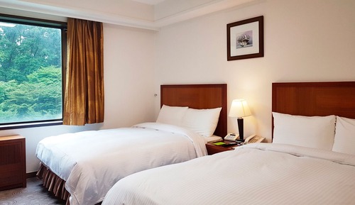 Standard Twin Room, 2 Double Beds, Non Smoking, Mountain View
