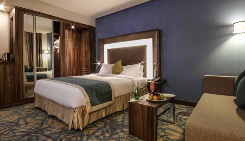 Junior Suite, 1 King Bed, City View