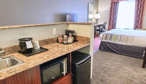 Suite, 1 King Bed, Non Smoking, Jetted Tub