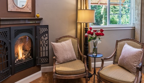 The Madrone, 1 King Bed, Private Bathroom