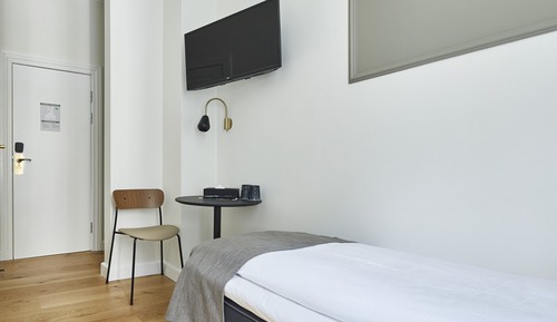 Small Single Room 