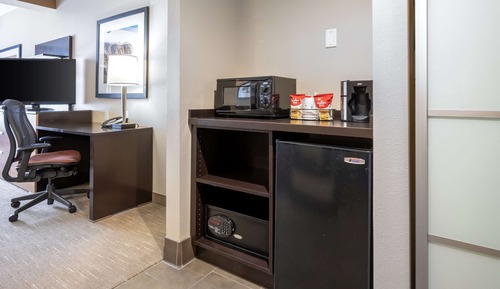 Standard Room, 2 Queen Beds, Non Smoking (Shower Only)