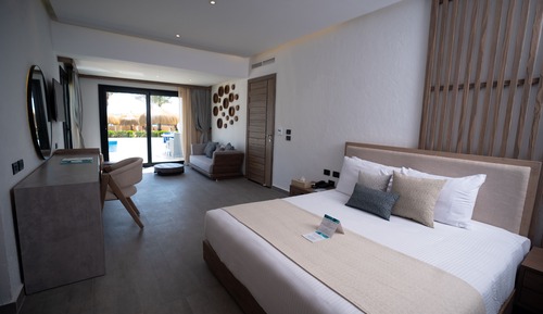 Executive Pool Suite