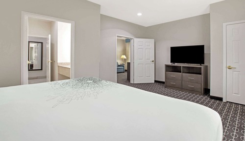 Deluxe Suite, 1 King Bed, Non Smoking (Family Suite)
