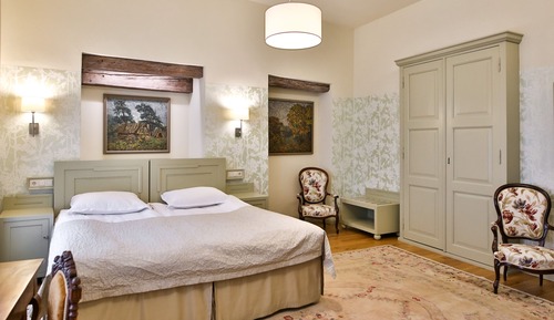 Deluxe Double or Twin Room