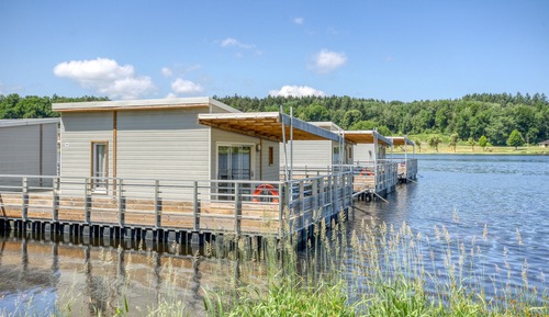 Chalet (Floating)