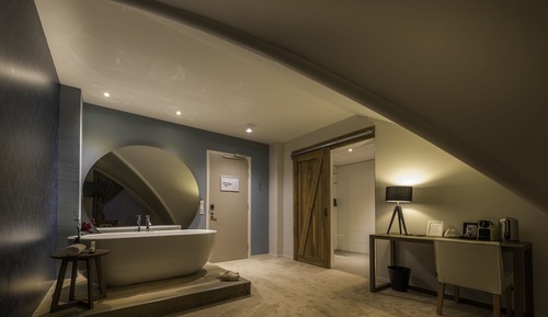 Luxury Suite