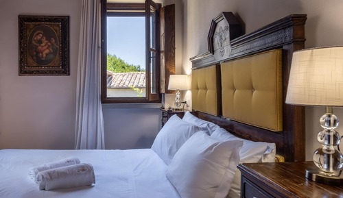 Suite, Park View