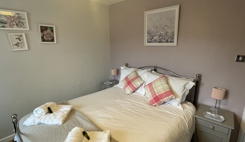 Double Room, Ensuite (No Pets)