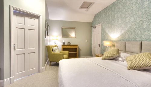 Double Room (Oak)