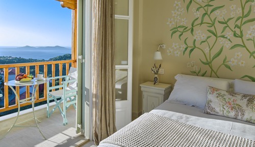 Standard Studio, Sea View