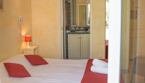 Double Room, 1 Queen Bed, Terrace, Garden View