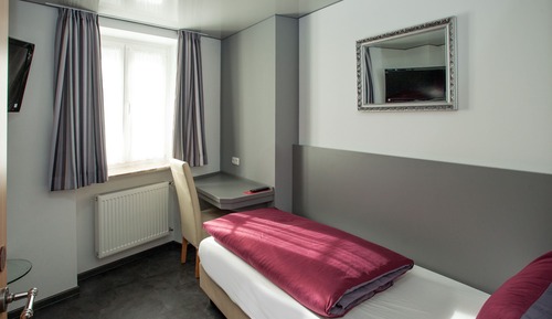 Basic Single Room, Private Bathroom