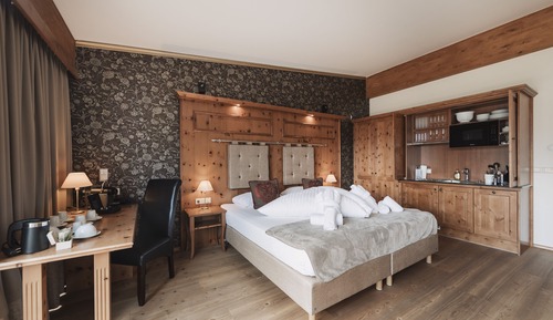 Deluxe Studio Suite, Non Smoking, Mountain View