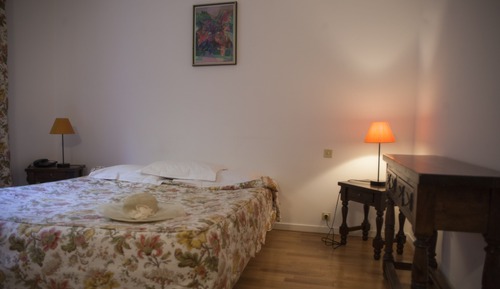 Standard Double Room, Bathtub