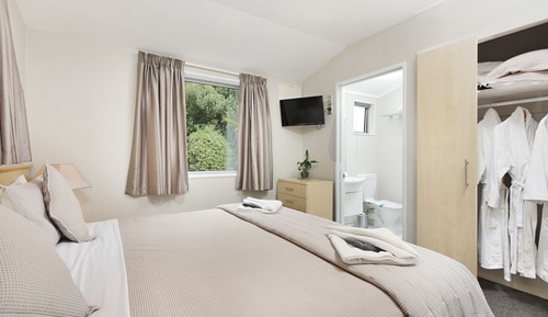Large One Bedroom Apartment 