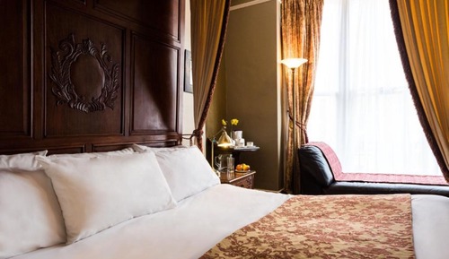 Double Room (With Four Poster Bed)