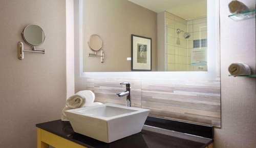 Suite, Multiple Beds, Non Smoking (2 King)