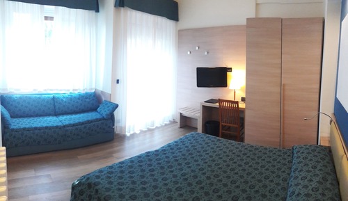 Comfort Family Room, Balcony