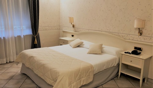 Deluxe Double Room Single Use