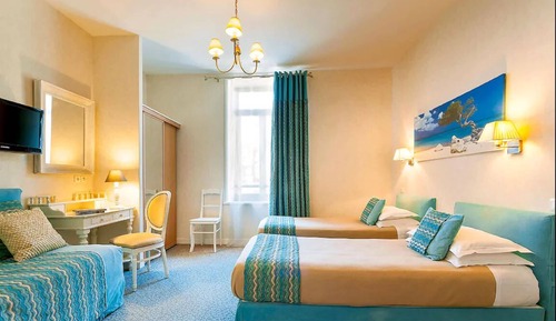 Triple Room