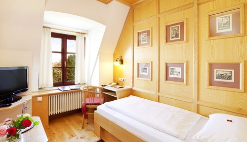 Single Room (main building)