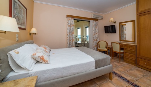 Suite, 2 Bedrooms, Partial Sea View