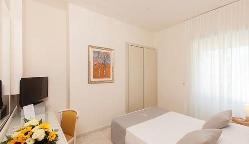 Single Room, Hill View