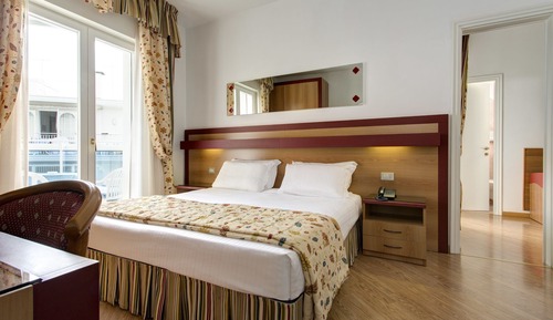 Comfort Quadruple Room, 2 Bedrooms, Partial Sea View