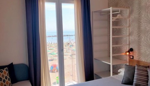 Economy Triple Room, Sea View