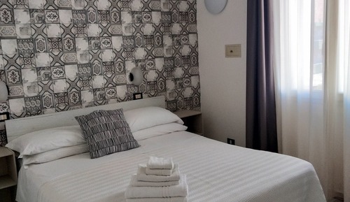 Economy Double Room, 1 Queen Bed