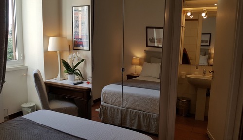 Comfort Double Room Single Use, Private Bathroom