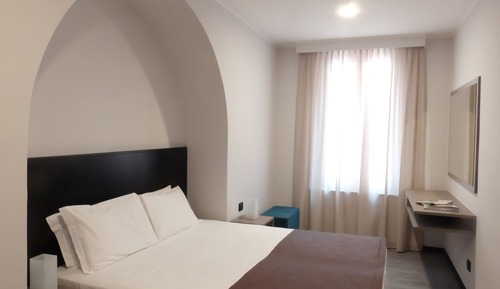 Family Studio Suite (no elevator)