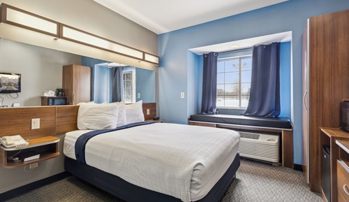Standard Room, 1 Queen Bed