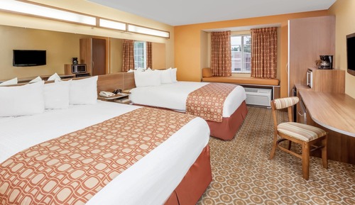 Room, 2 Queen Beds, Bathtub Grab Bars, Non Smoking (Mobility Accessible)
