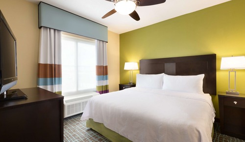Suite, 1 King Bed, Accessible, Non Smoking (Hearing)