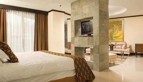 Master Suite Volcano View
